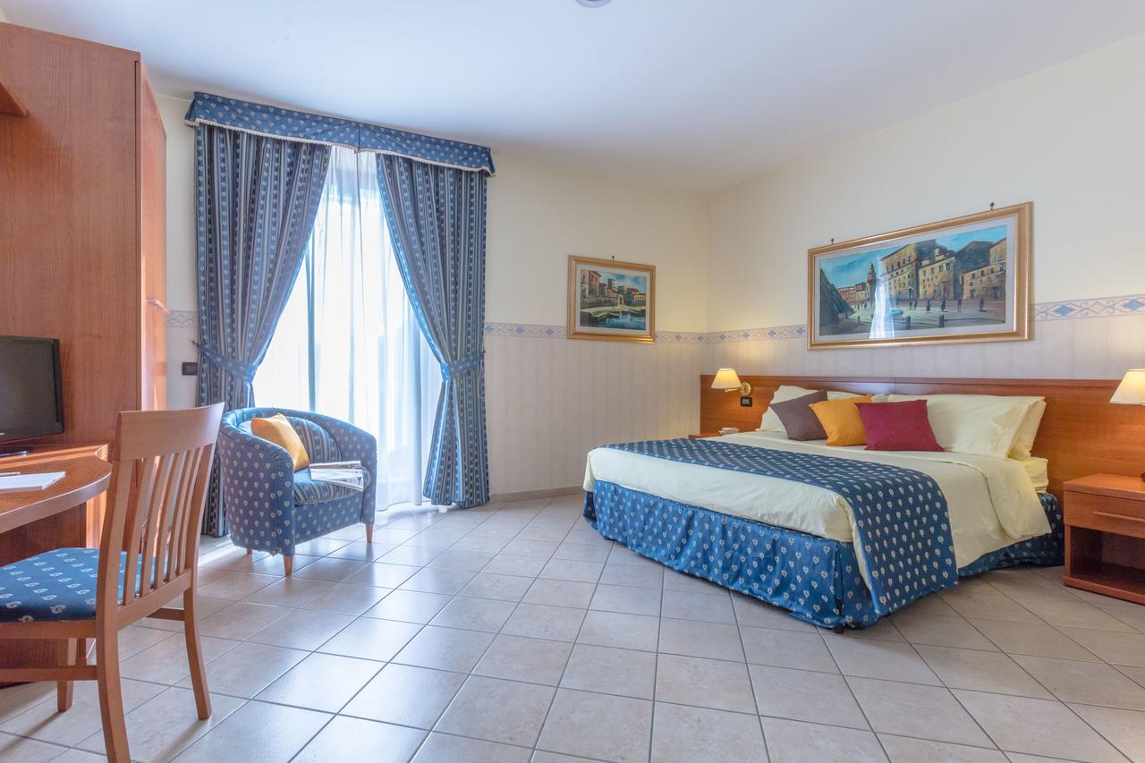 Hotel Traiano Civitavecchia Εξωτερικό φωτογραφία