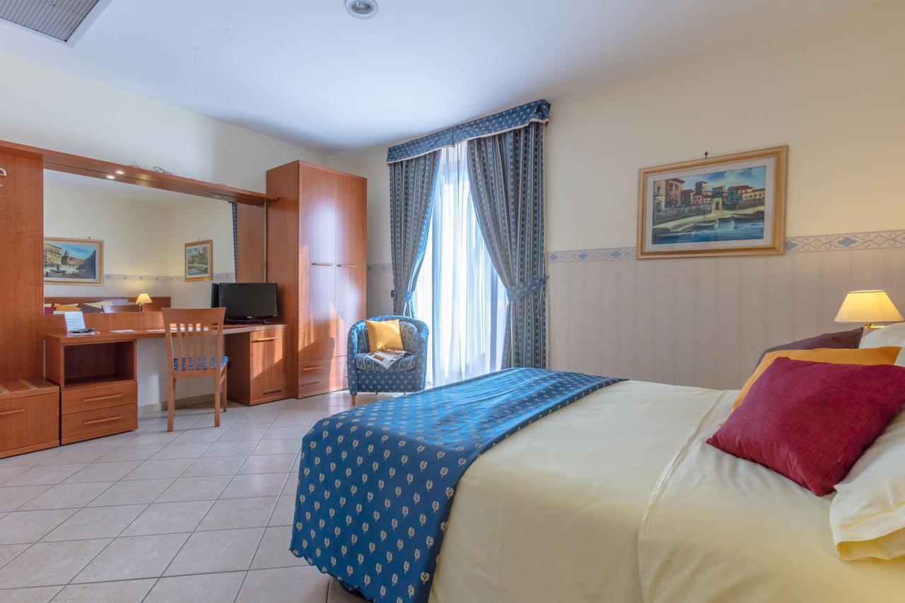 Hotel Traiano Civitavecchia Εξωτερικό φωτογραφία