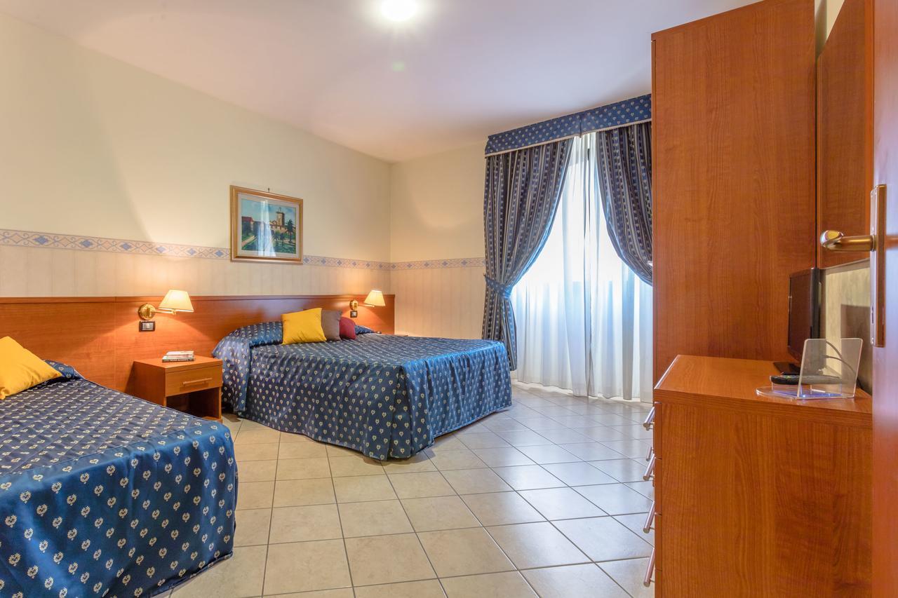 Hotel Traiano Civitavecchia Εξωτερικό φωτογραφία