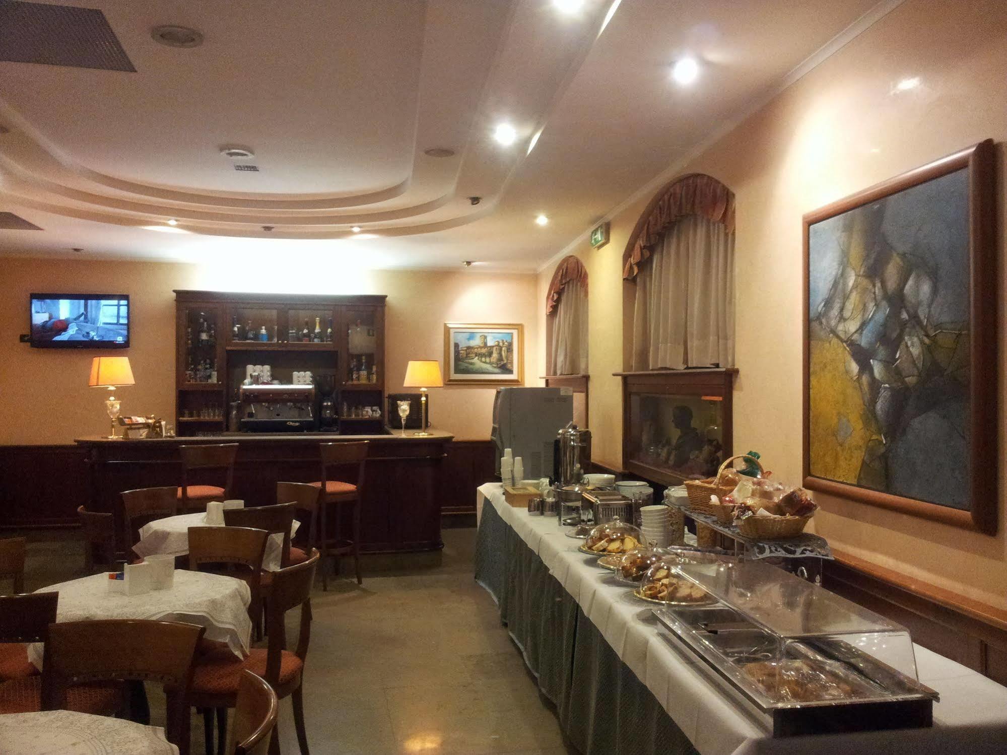 Hotel Traiano Civitavecchia Εξωτερικό φωτογραφία
